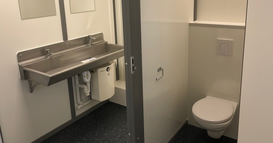 Sanitaire Unit FS04 - Wastrog en toilet
